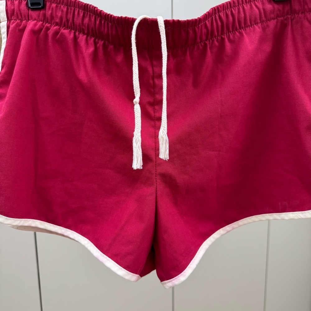 Jantzen Men’s Athletic Shorts in Red and Tan - Picture 2 of 6